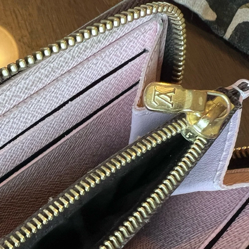 Authentic Louis Vuitton Rose Ballerine Pink and Brown Zipper Clemence zip Wallet - Picture 10 of 14